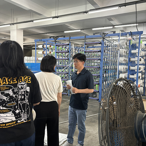 Op maat gemaakte speciale filterdoeken voor Koreaanse klanten die de plant bezoeken