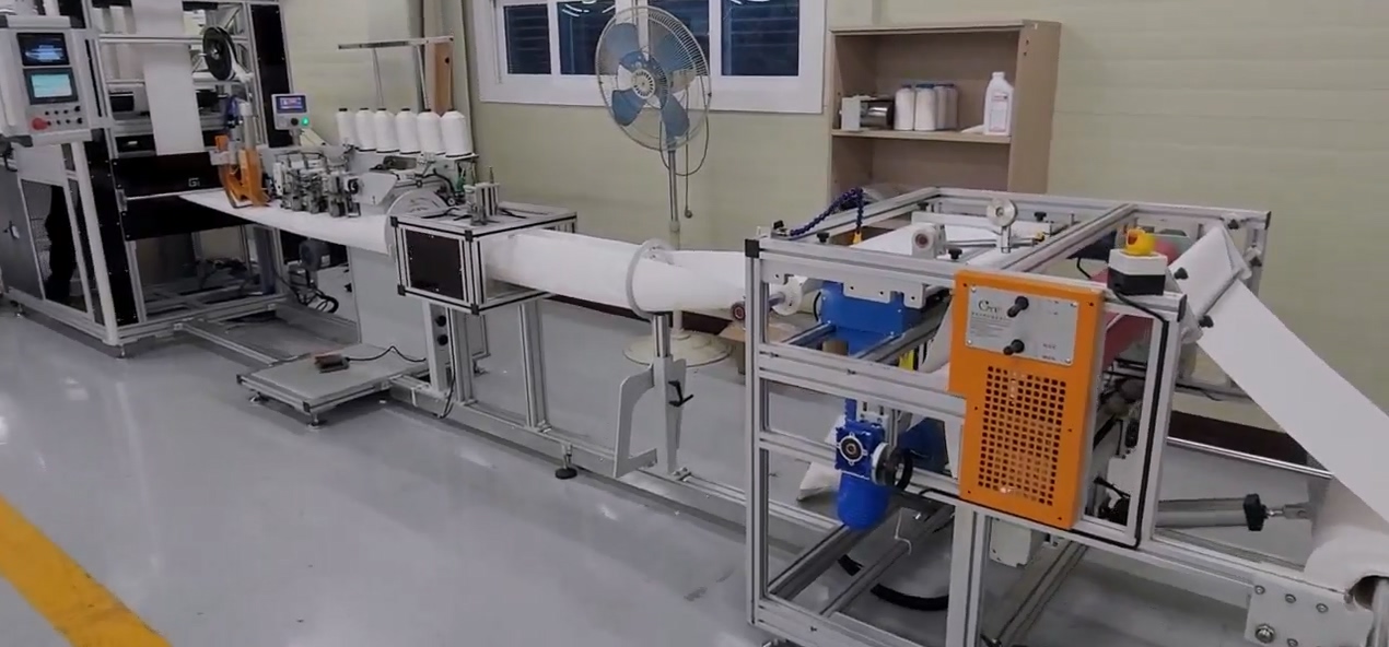 Star Machine gebruikt automatische naaimachines om filterzakken te produceren en de efficiëntie te verbeteren